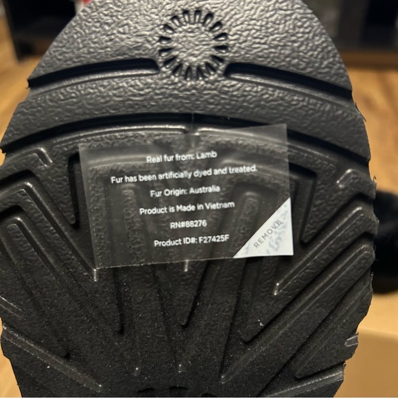 UGG black fur wool winter slippers slides shoes women’s 8 new in box - Picture 7 of 10